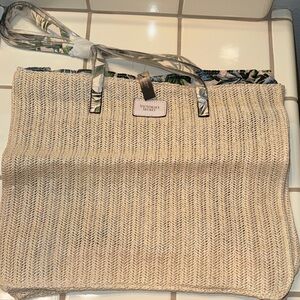 🆕Victoria's Secret Natural Woven Tote🆕